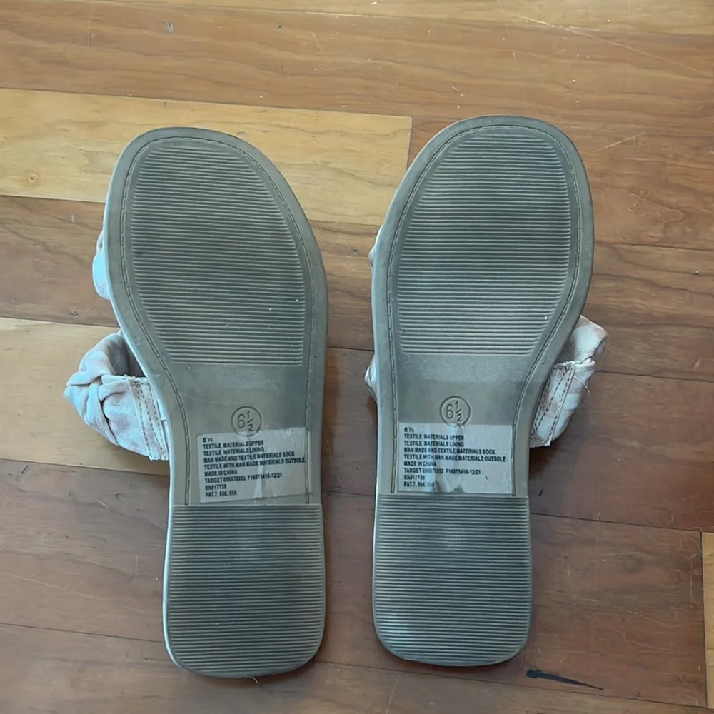 Patterned Sandals - Picture 6 of 6